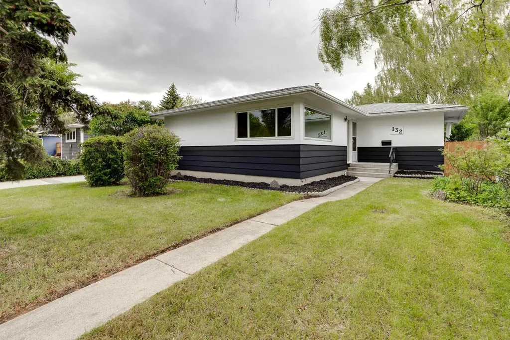 132 Haysboro Crescent SW Calgary AB T2V 3G3