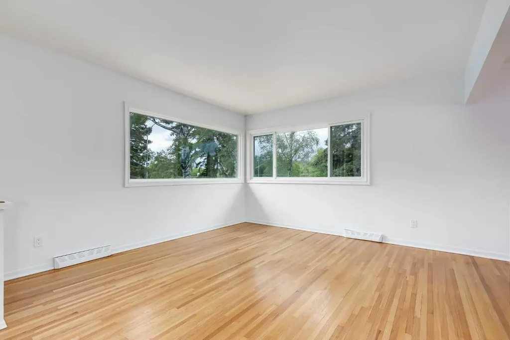 132 Haysboro Crescent SW Calgary AB T2V 3G3
