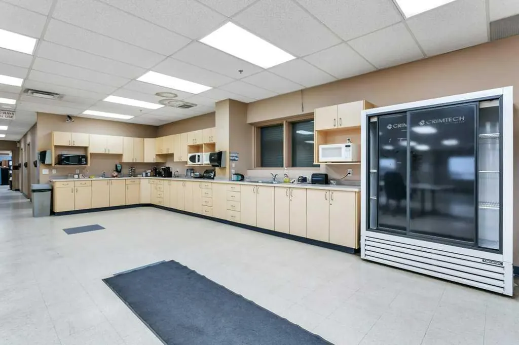 22 Mckenzie Drive Rural Red Deer County AB T4S 2H4
