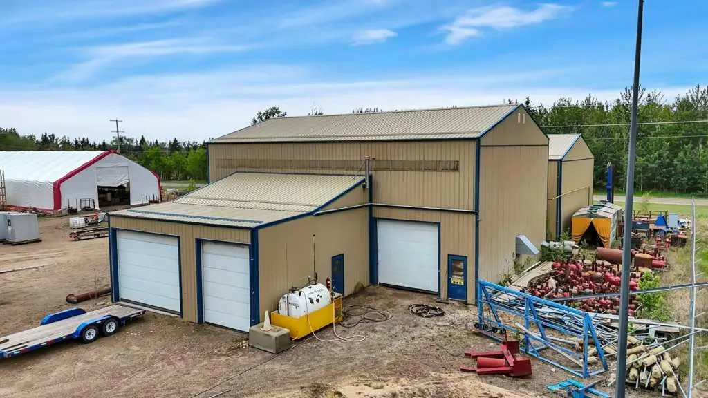 22 Mckenzie Drive Rural Red Deer County AB T4S 2H4