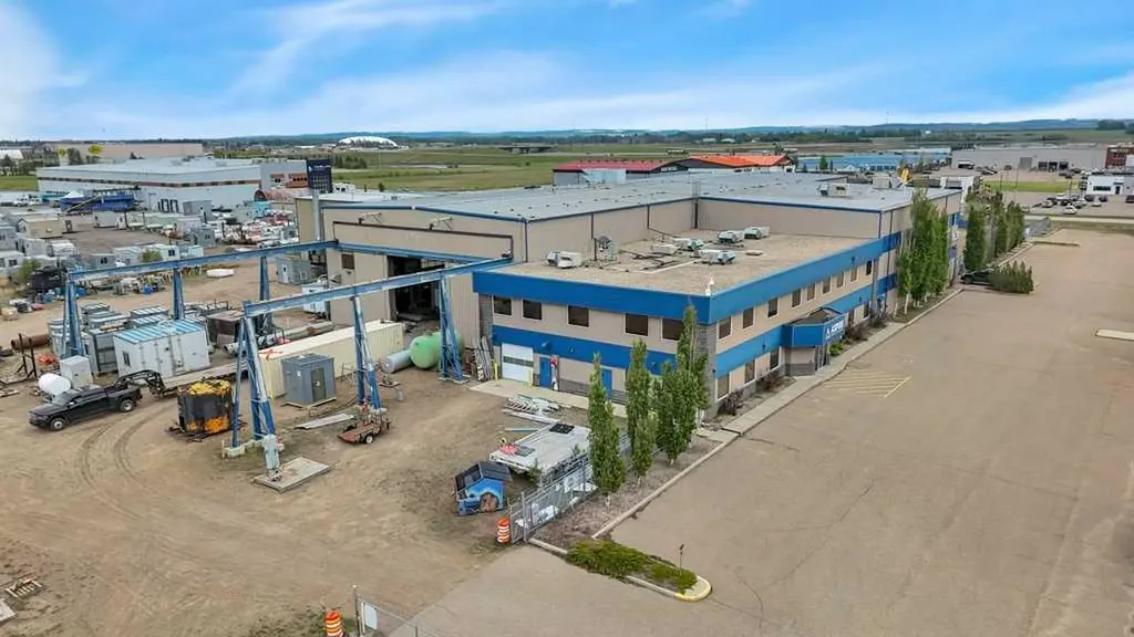 22 Mckenzie Drive Rural Red Deer County AB T4S 2H4