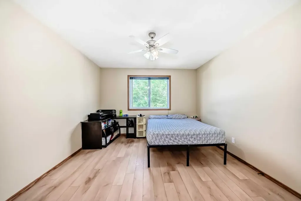 30 Covehaven View NE Calgary AB T3R 1S6