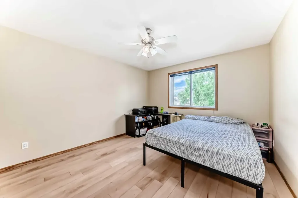 30 Covehaven View NE Calgary AB T3R 1S6