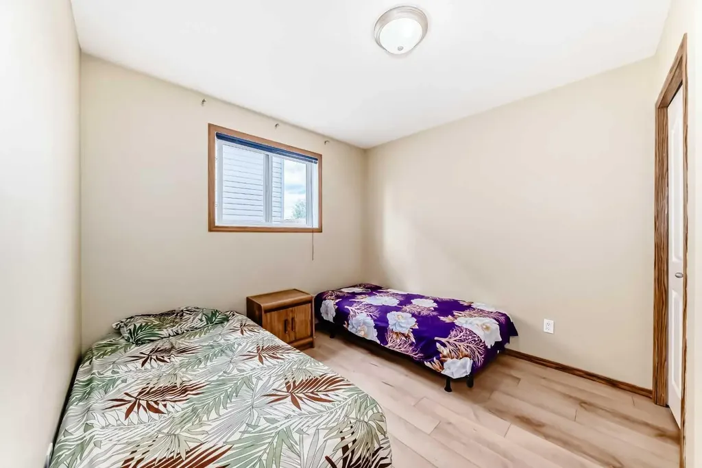30 Covehaven View NE Calgary AB T3R 1S6