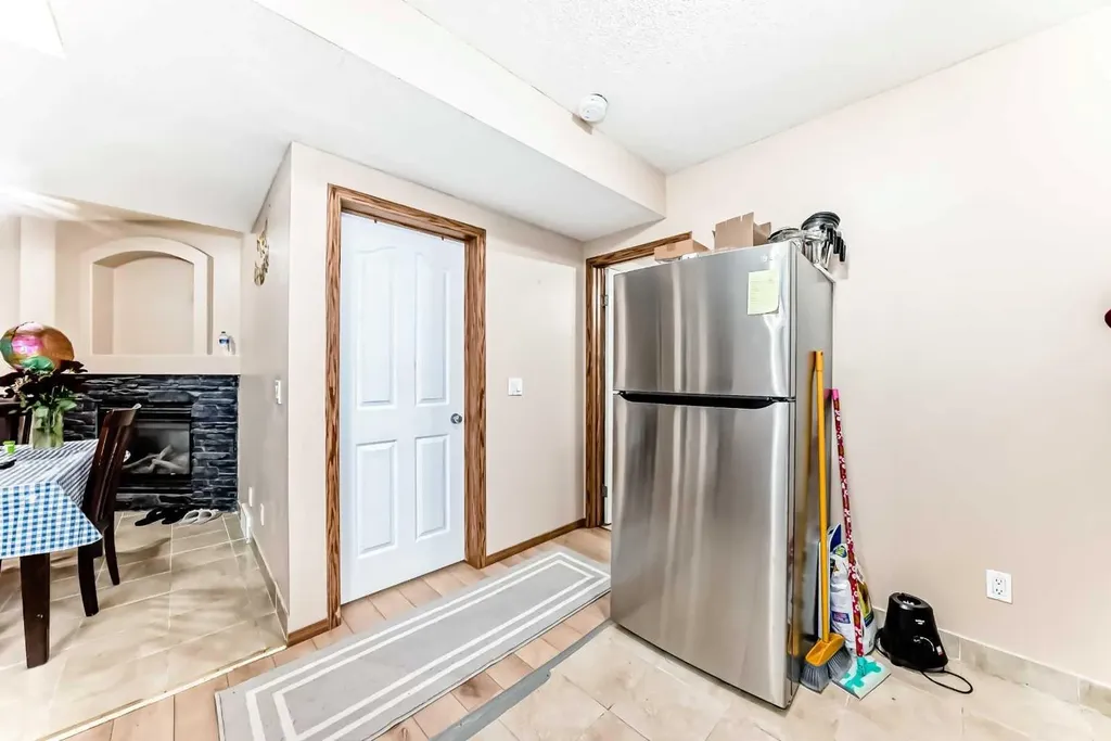 30 Covehaven View NE Calgary AB T3R 1S6