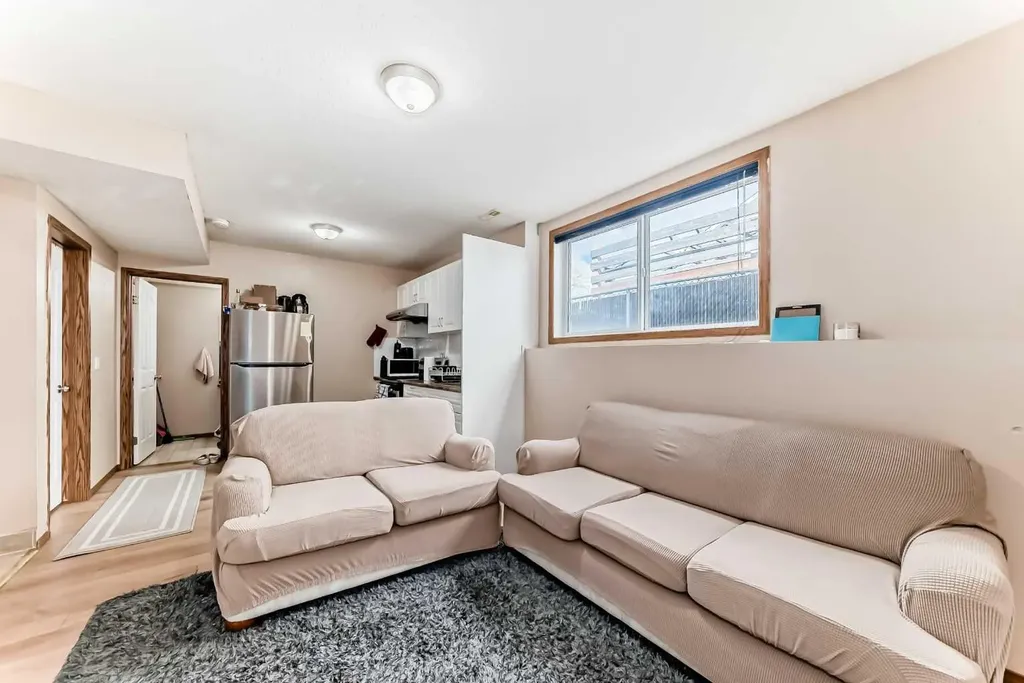 30 Covehaven View NE Calgary AB T3R 1S6