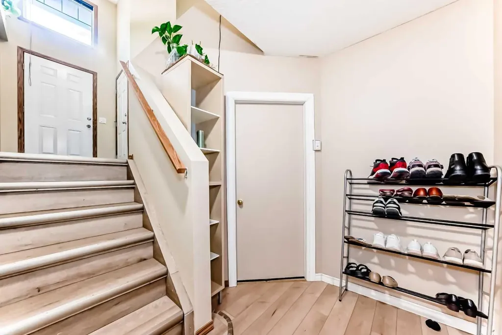 30 Covehaven View NE Calgary AB T3R 1S6