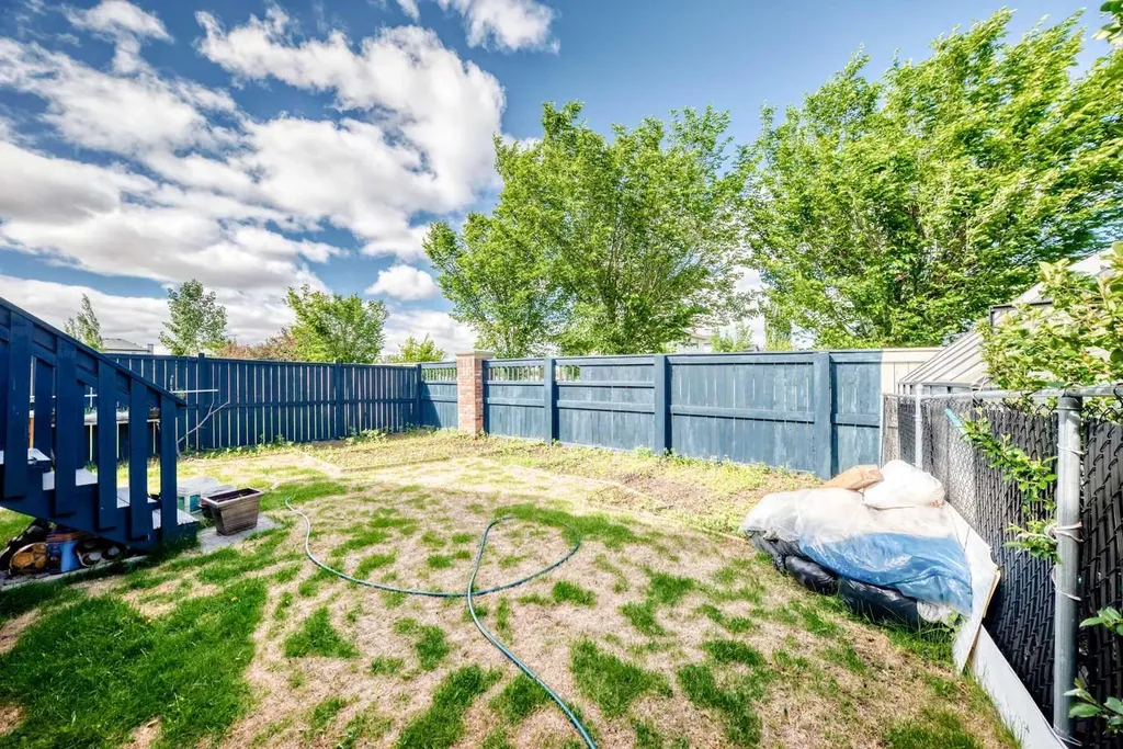 30 Covehaven View NE Calgary AB T3R 1S6