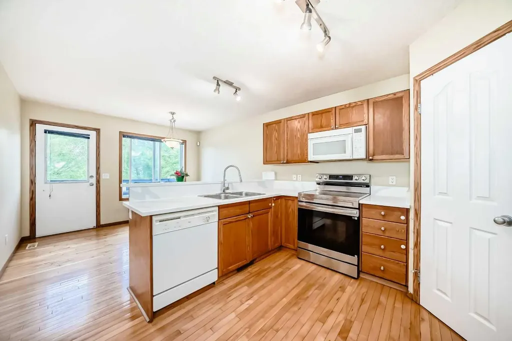 30 Covehaven View NE Calgary AB T3R 1S6