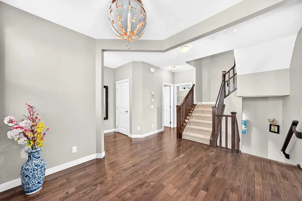 84 Evansview Manor NW Calgary AB T3P 0J7