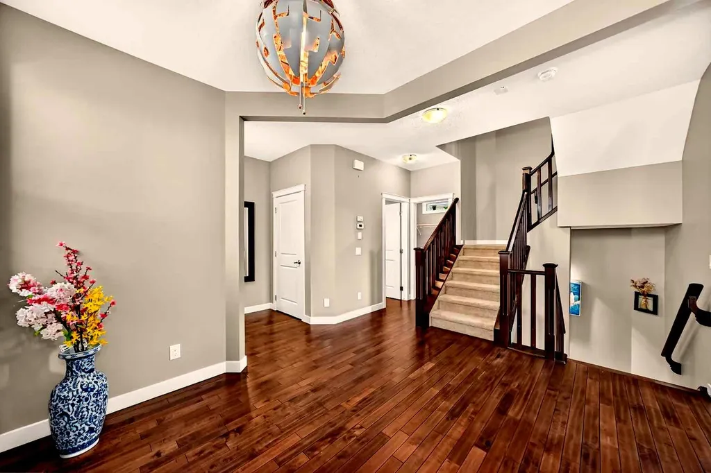 84 Evansview Manor NW Calgary AB T3P 0J7