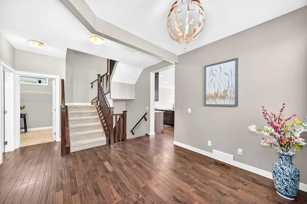 84 Evansview Manor NW Calgary AB T3P 0J7