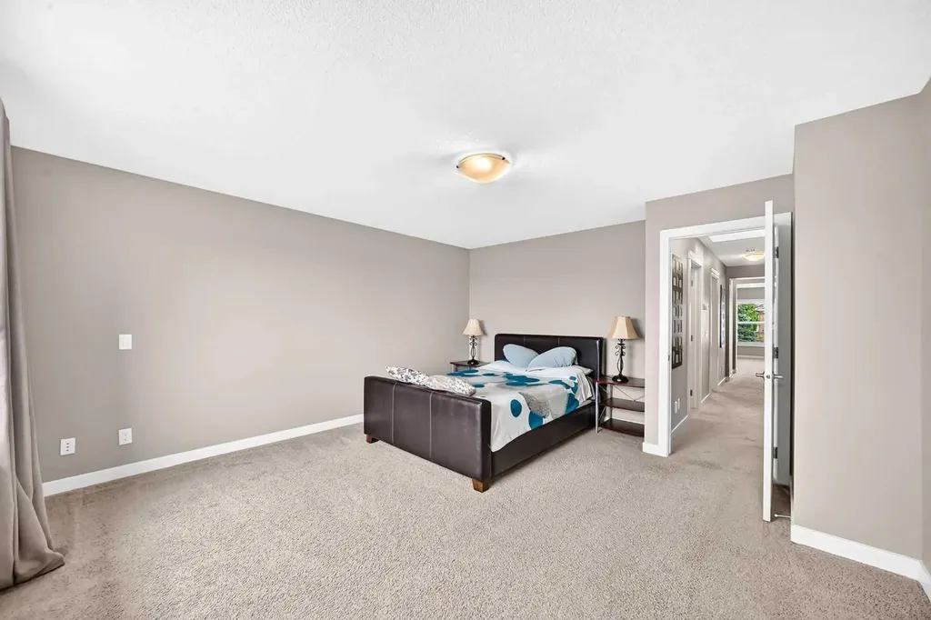 84 Evansview Manor NW Calgary AB T3P 0J7