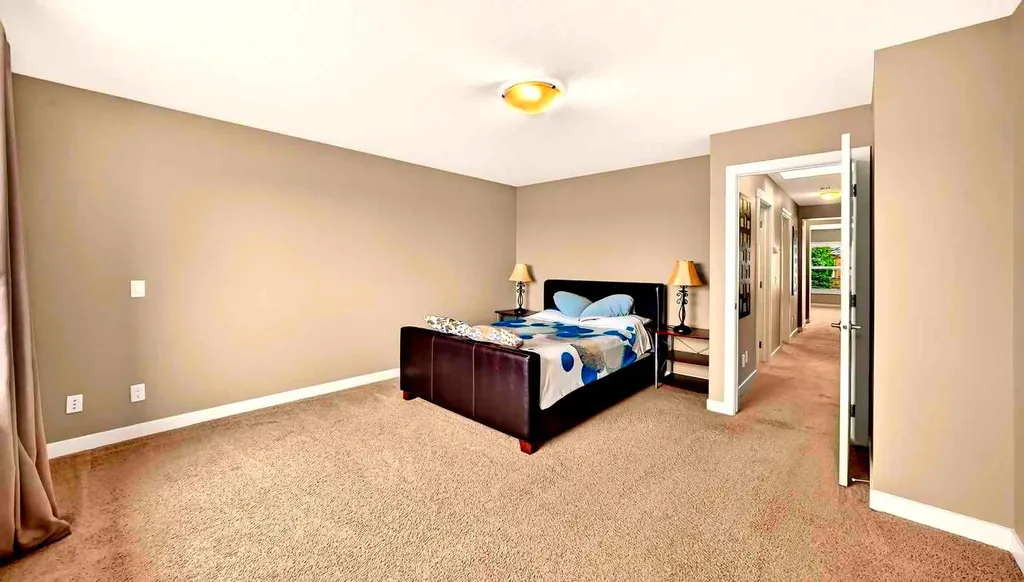 84 Evansview Manor NW Calgary AB T3P 0J7