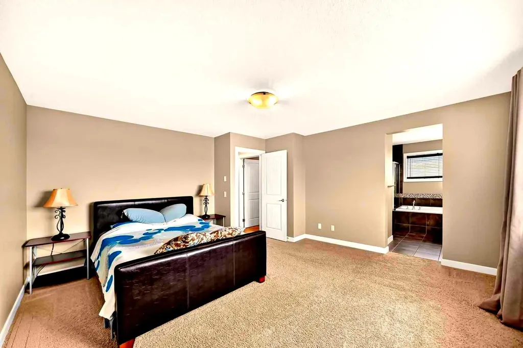 84 Evansview Manor NW Calgary AB T3P 0J7
