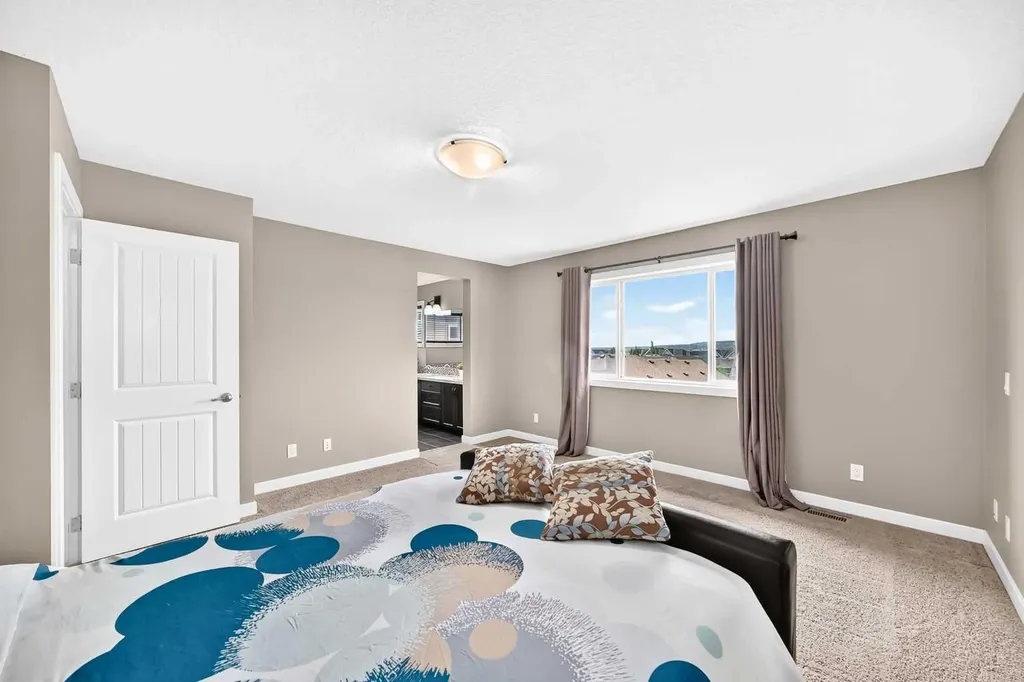 84 Evansview Manor NW Calgary AB T3P 0J7