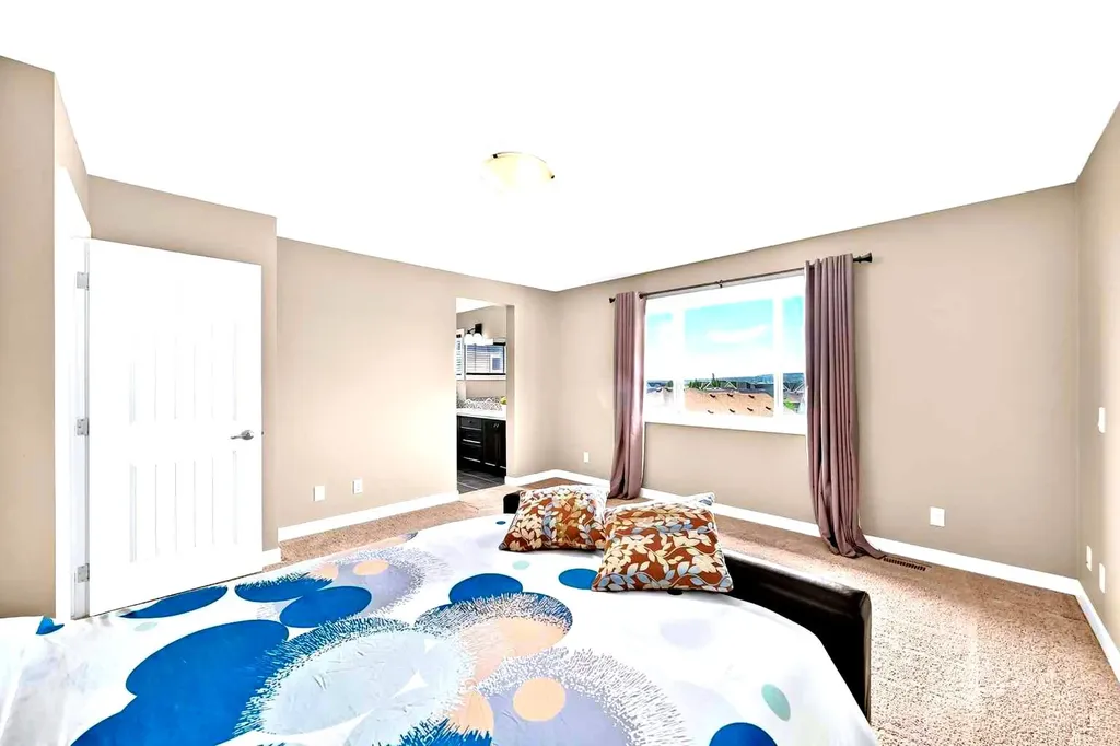 84 Evansview Manor NW Calgary AB T3P 0J7