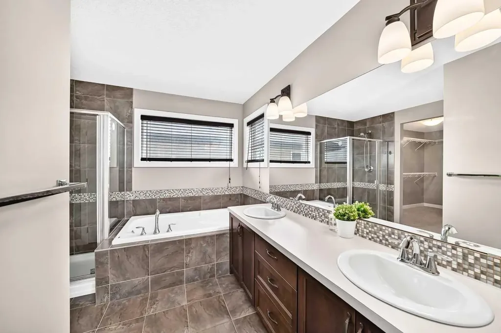 84 Evansview Manor NW Calgary AB T3P 0J7