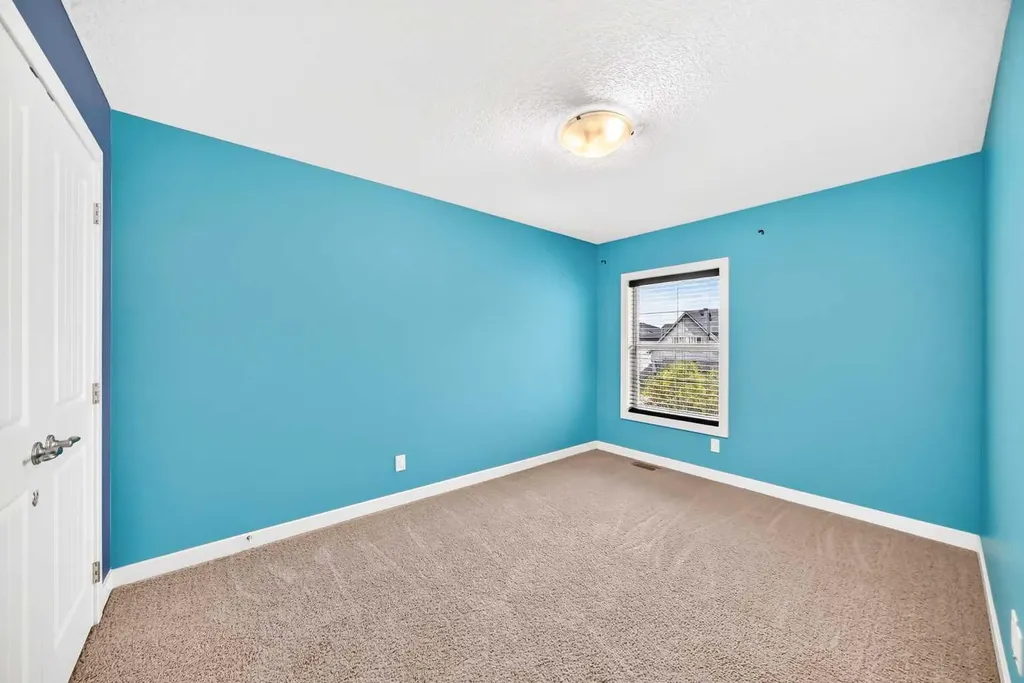 84 Evansview Manor NW Calgary AB T3P 0J7