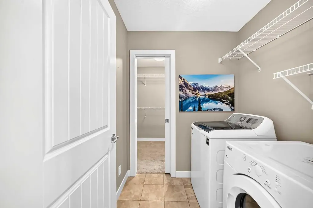 84 Evansview Manor NW Calgary AB T3P 0J7