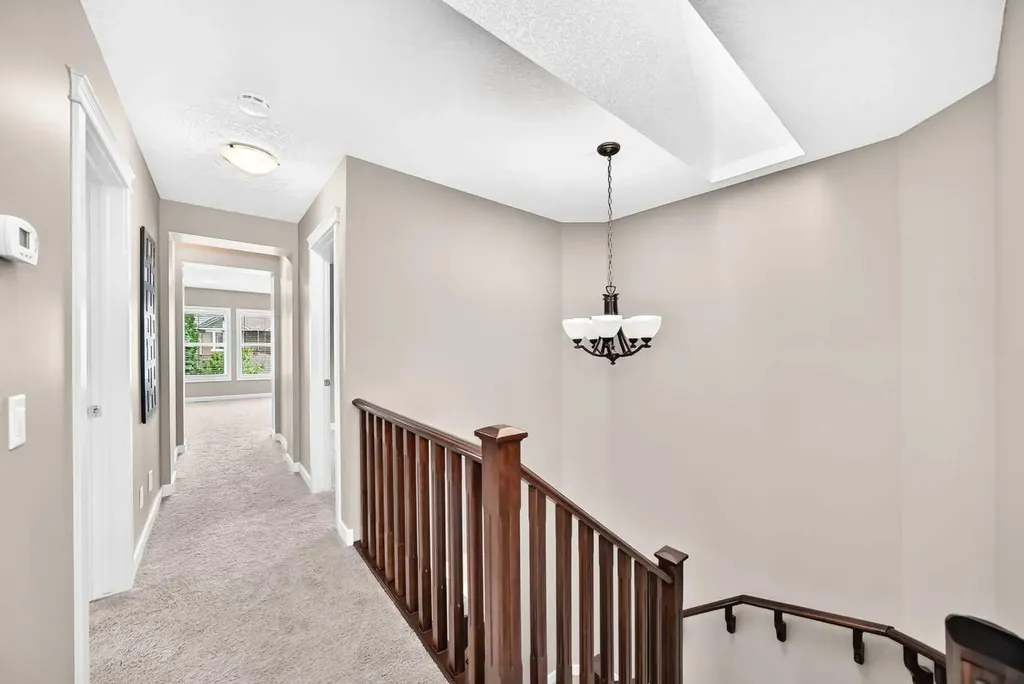 84 Evansview Manor NW Calgary AB T3P 0J7