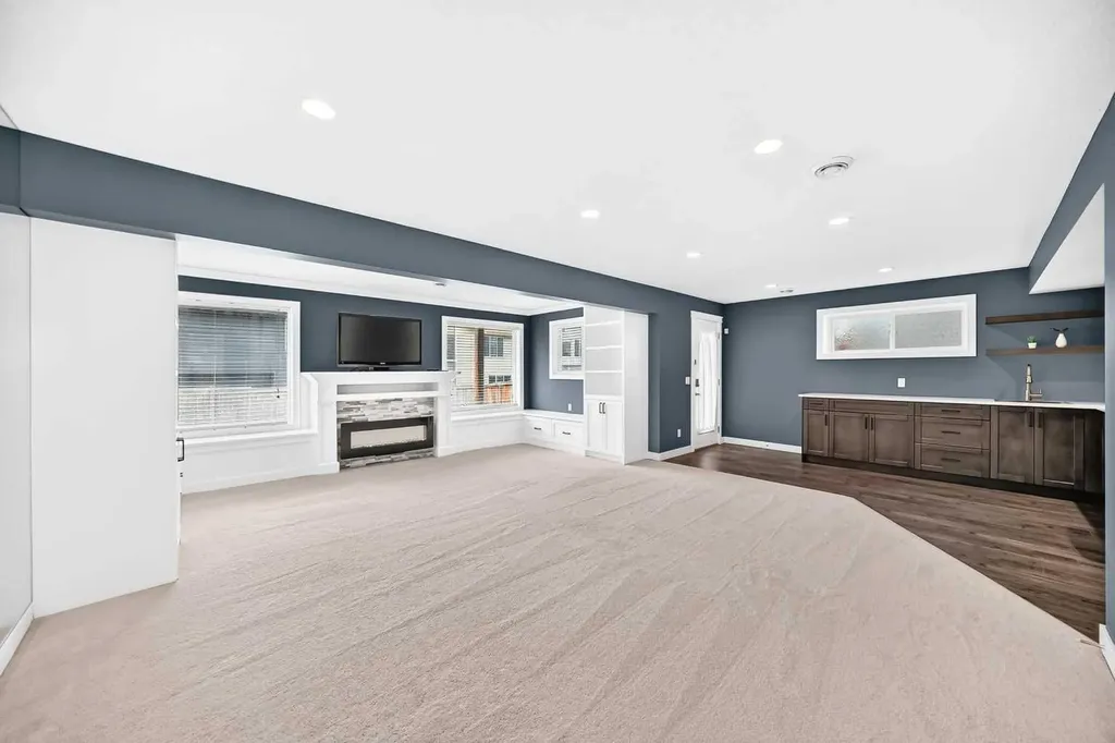 84 Evansview Manor NW Calgary AB T3P 0J7