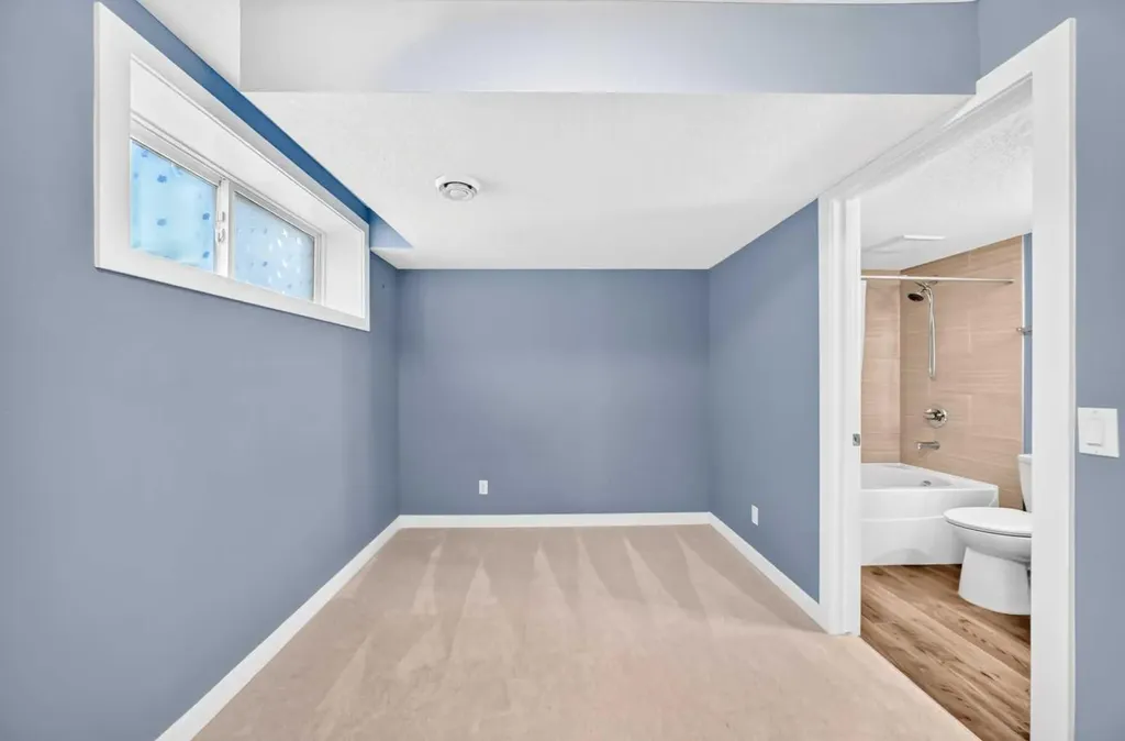 84 Evansview Manor NW Calgary AB T3P 0J7