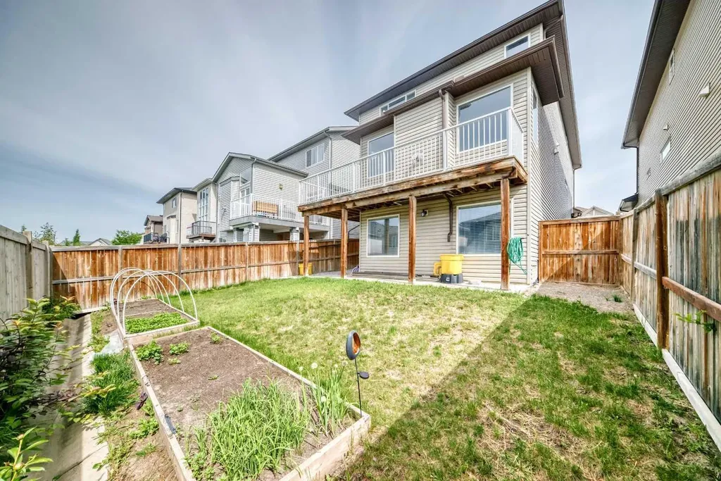 84 Evansview Manor NW Calgary AB T3P 0J7