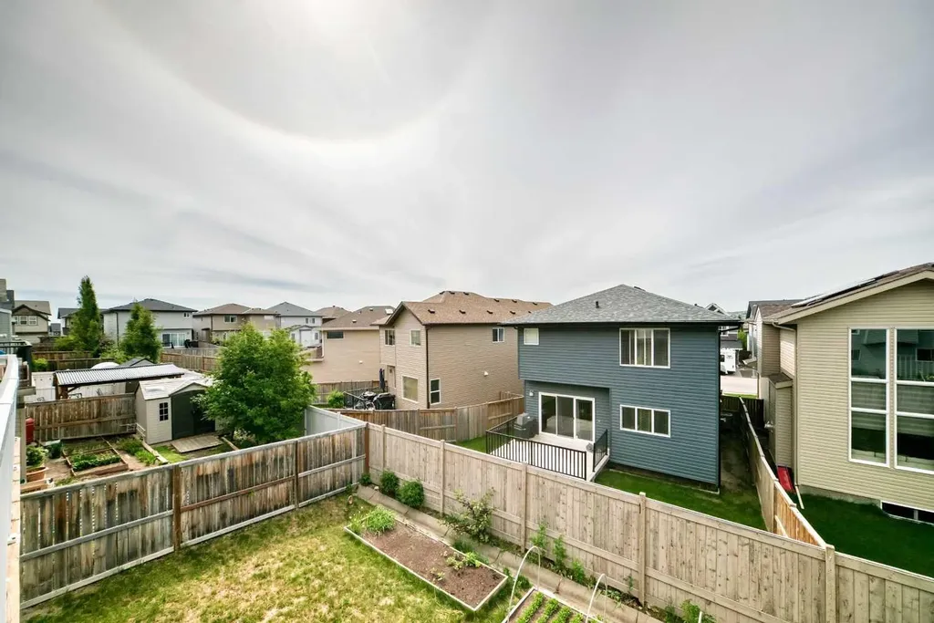 84 Evansview Manor NW Calgary AB T3P 0J7