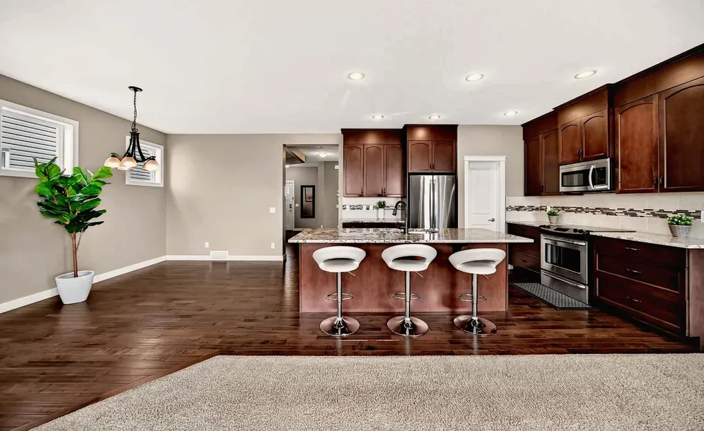 84 Evansview Manor NW Calgary AB T3P 0J7