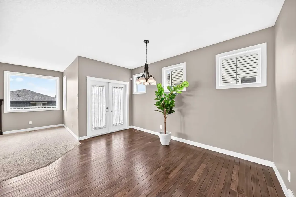 84 Evansview Manor NW Calgary AB T3P 0J7