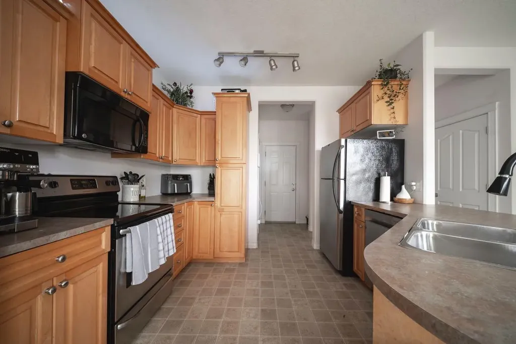 411 Williams Drive Fort Mcmurray AB T9H 5R8