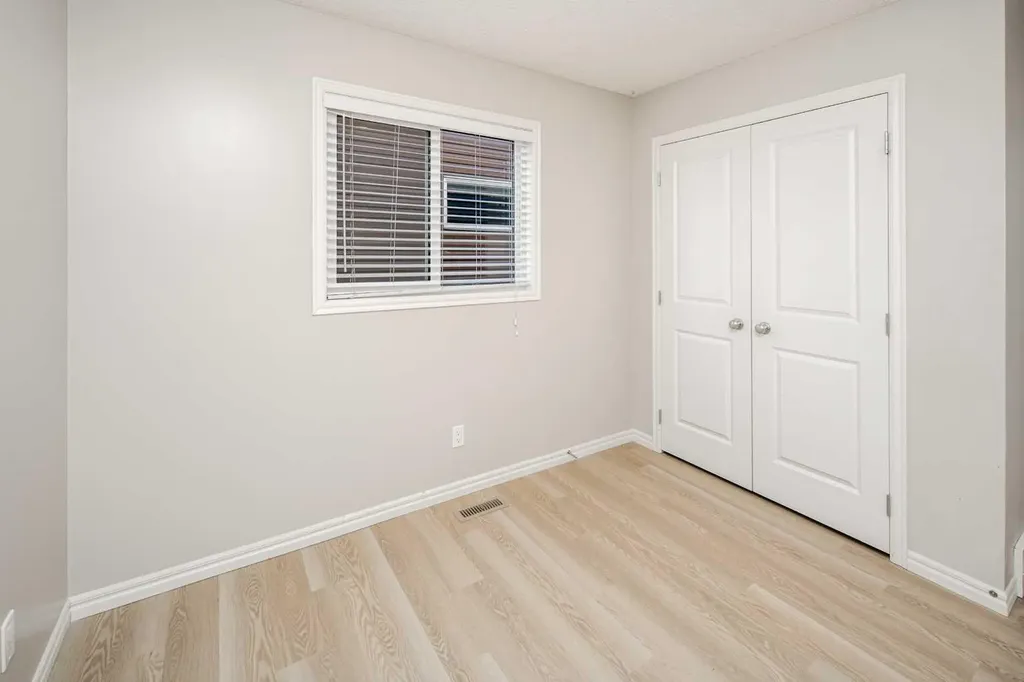 88 Legacy Mews SE Calgary AB T2X 0Y5