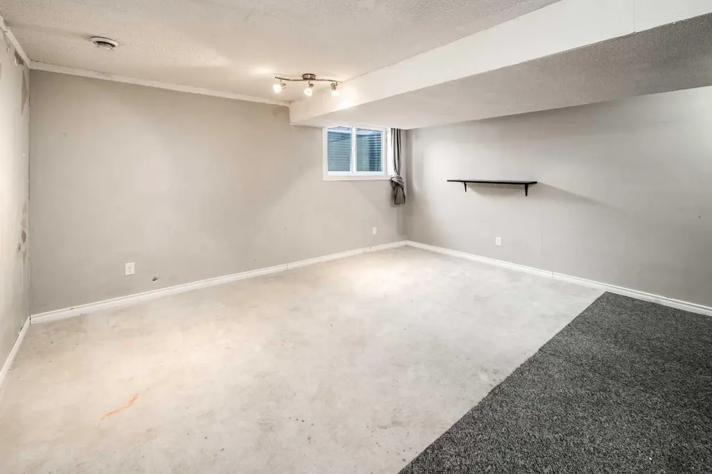 88 Legacy Mews SE Calgary AB T2X 0Y5