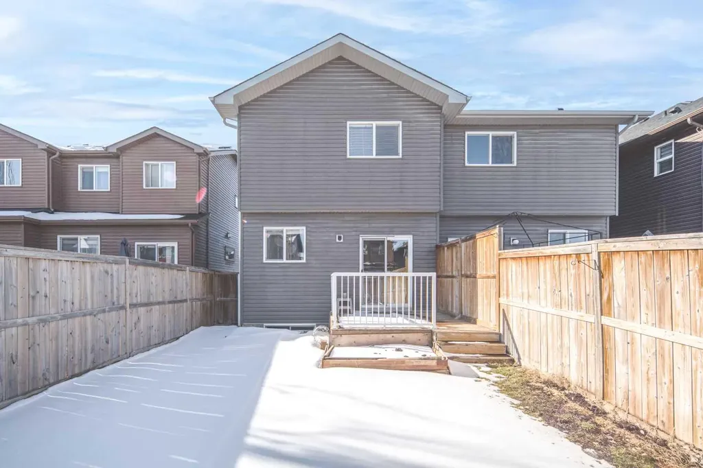 88 Legacy Mews SE Calgary AB T2X 0Y5