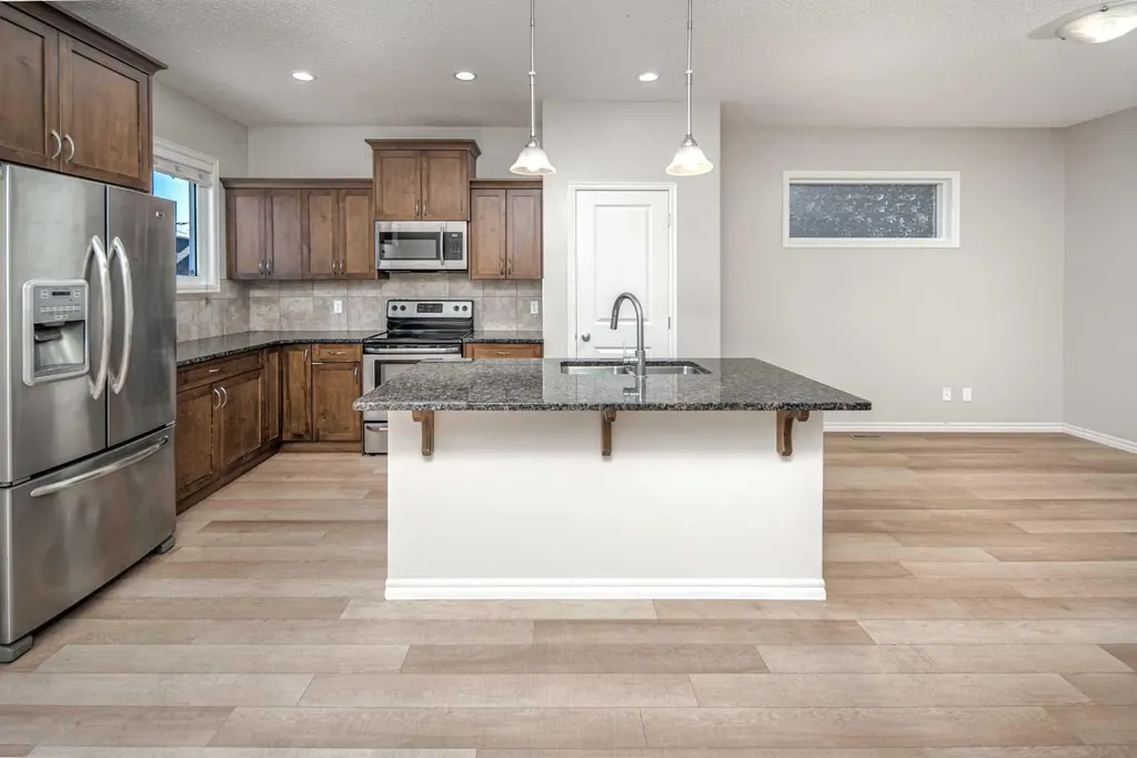 88 Legacy Mews SE Calgary AB T2X 0Y5