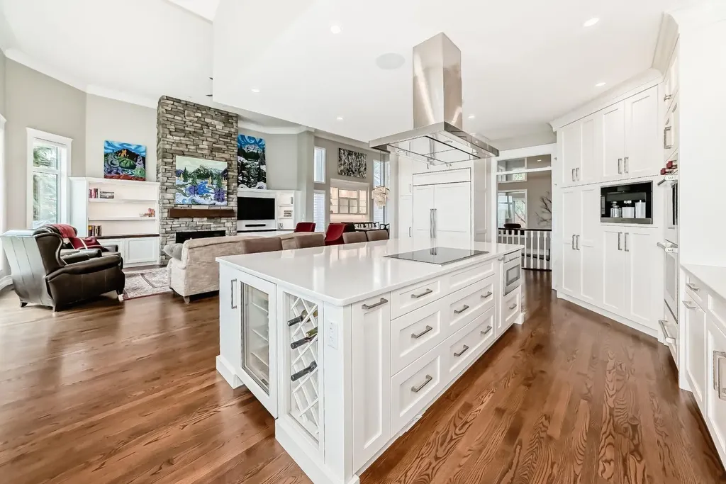 148 Scenic Ridge Crescent NW Calgary AB T3L 1V3