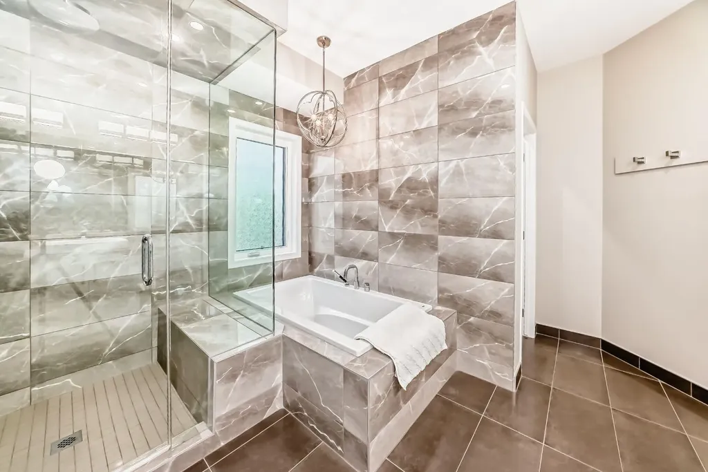 148 Scenic Ridge Crescent NW Calgary AB T3L 1V3