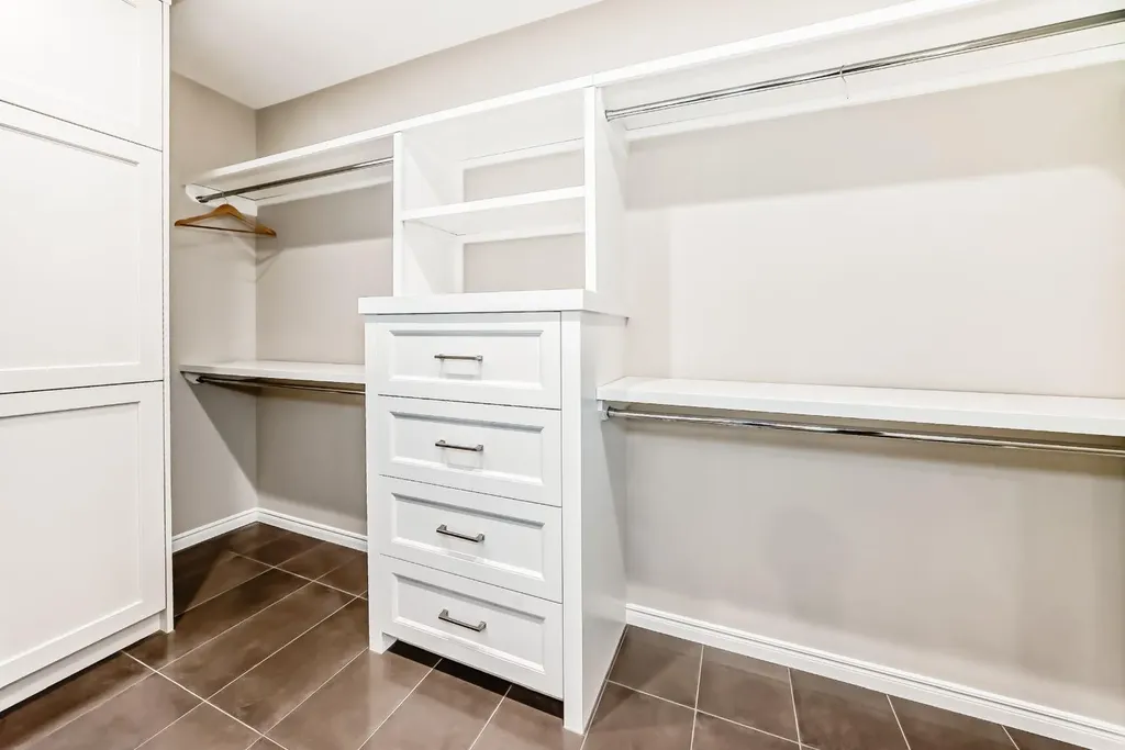 148 Scenic Ridge Crescent NW Calgary AB T3L 1V3