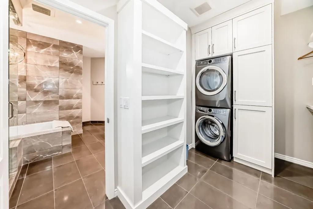 148 Scenic Ridge Crescent NW Calgary AB T3L 1V3