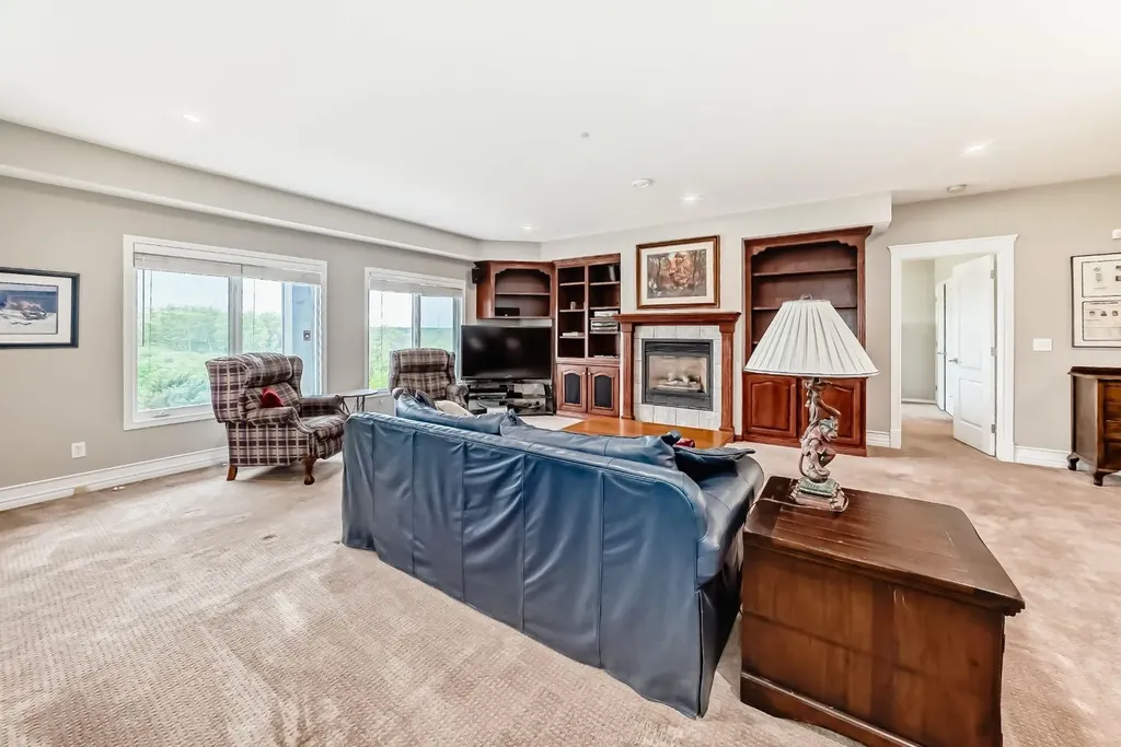148 Scenic Ridge Crescent NW Calgary AB T3L 1V3