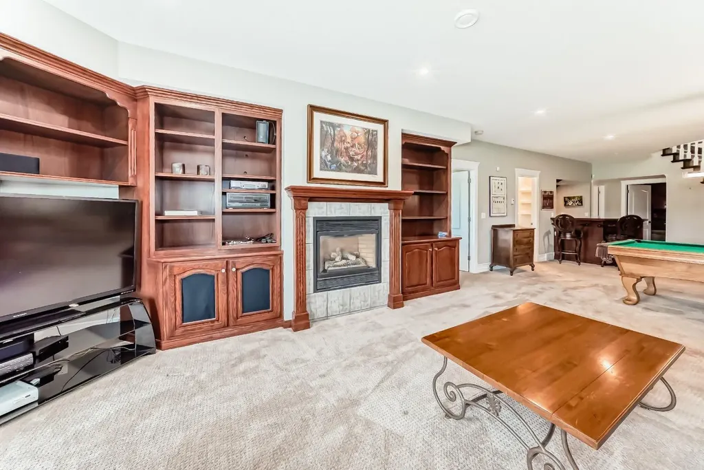 148 Scenic Ridge Crescent NW Calgary AB T3L 1V3