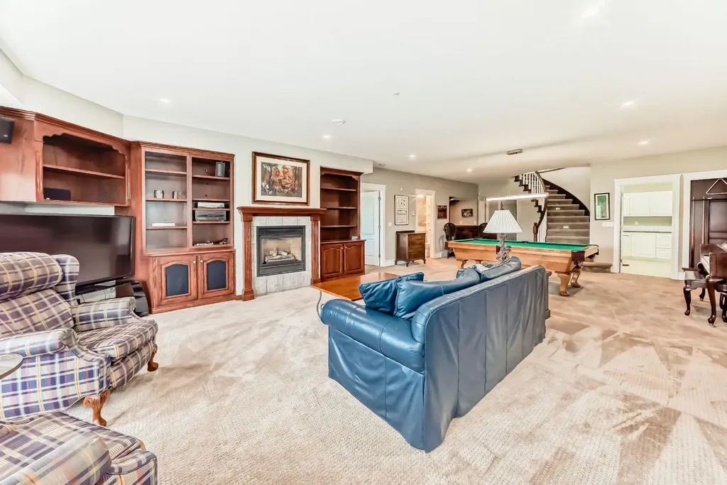 148 Scenic Ridge Crescent NW Calgary AB T3L 1V3