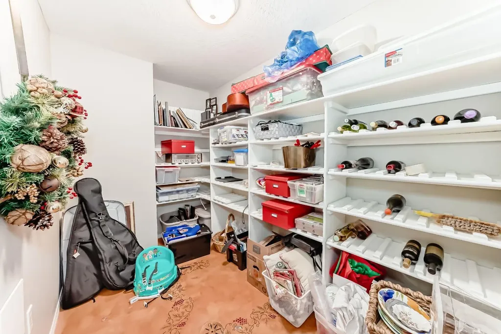 148 Scenic Ridge Crescent NW Calgary AB T3L 1V3