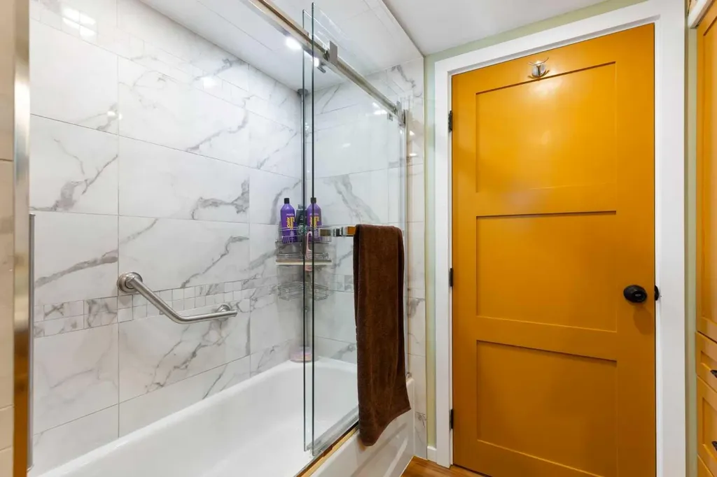 508 10 Avenue NE Calgary AB T2E 0X6