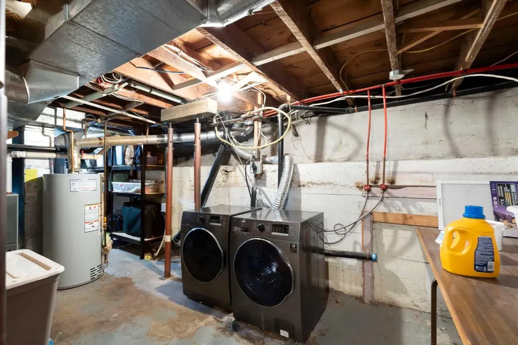 508 10 Avenue NE Calgary AB T2E 0X6