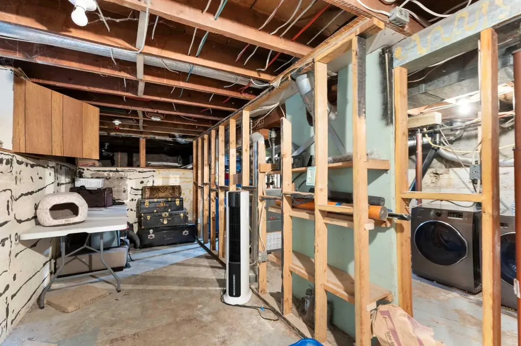 508 10 Avenue NE Calgary AB T2E 0X6