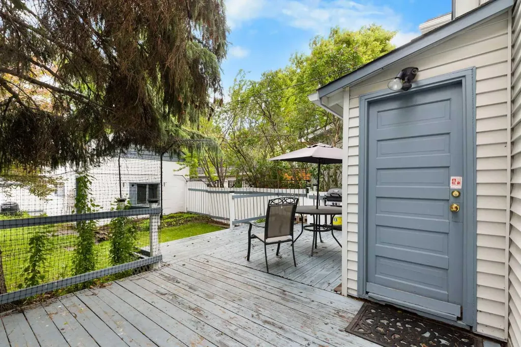 508 10 Avenue NE Calgary AB T2E 0X6