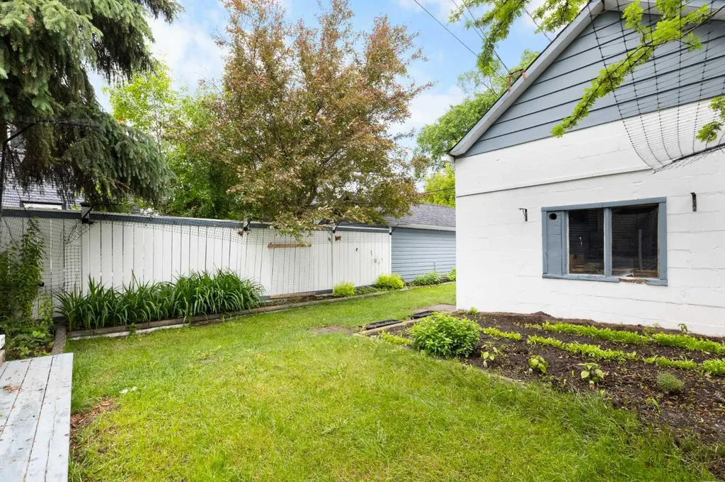508 10 Avenue NE Calgary AB T2E 0X6