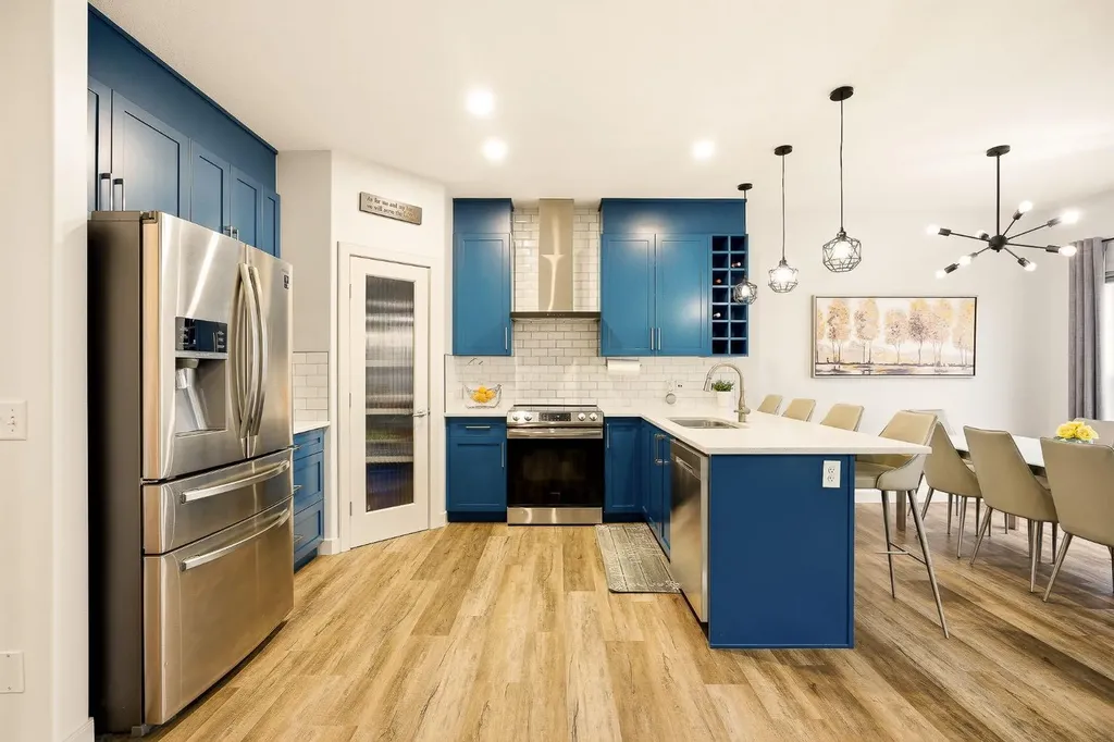 107 Everwoods Park SW Calgary AB T2Y 0G3